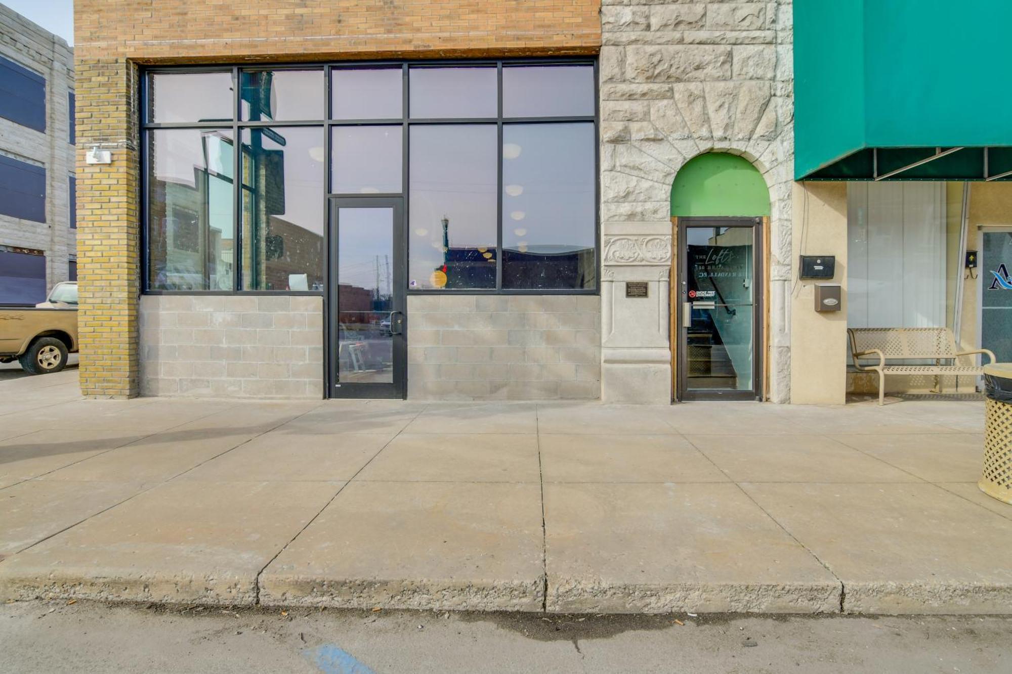 Dtwn Loft In The Heart Of Monett Pets Welcome! Bagian luar foto