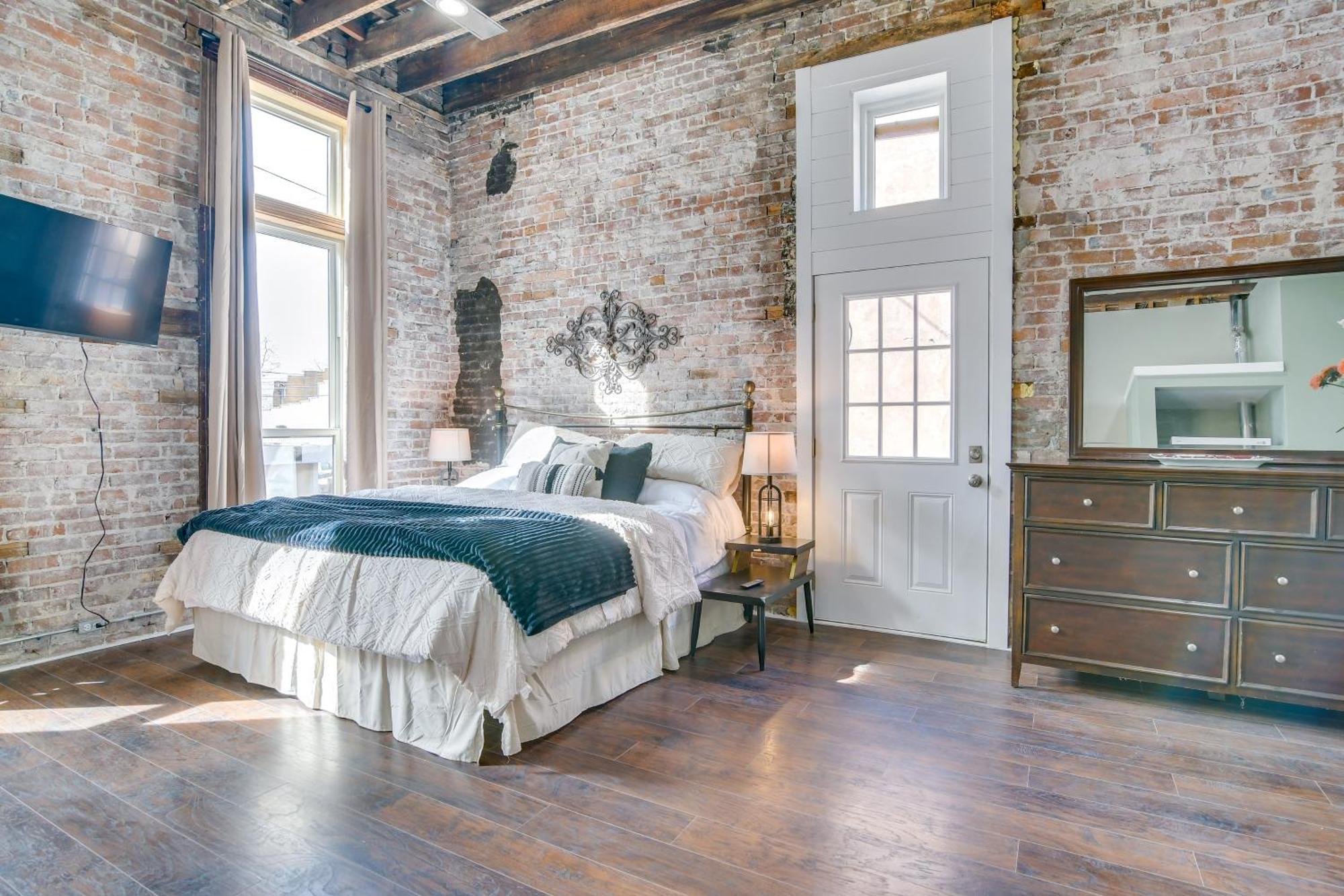 Dtwn Loft In The Heart Of Monett Pets Welcome! Bagian luar foto