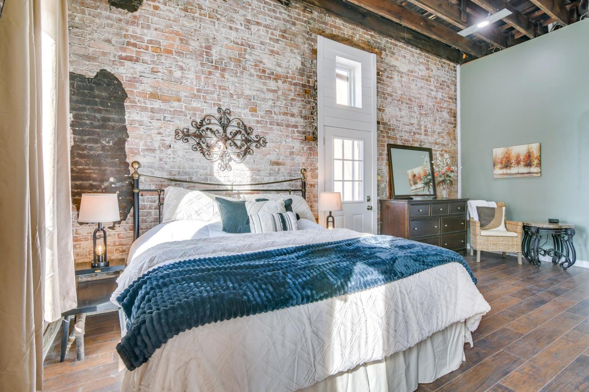 Dtwn Loft In The Heart Of Monett Pets Welcome! Bagian luar foto
