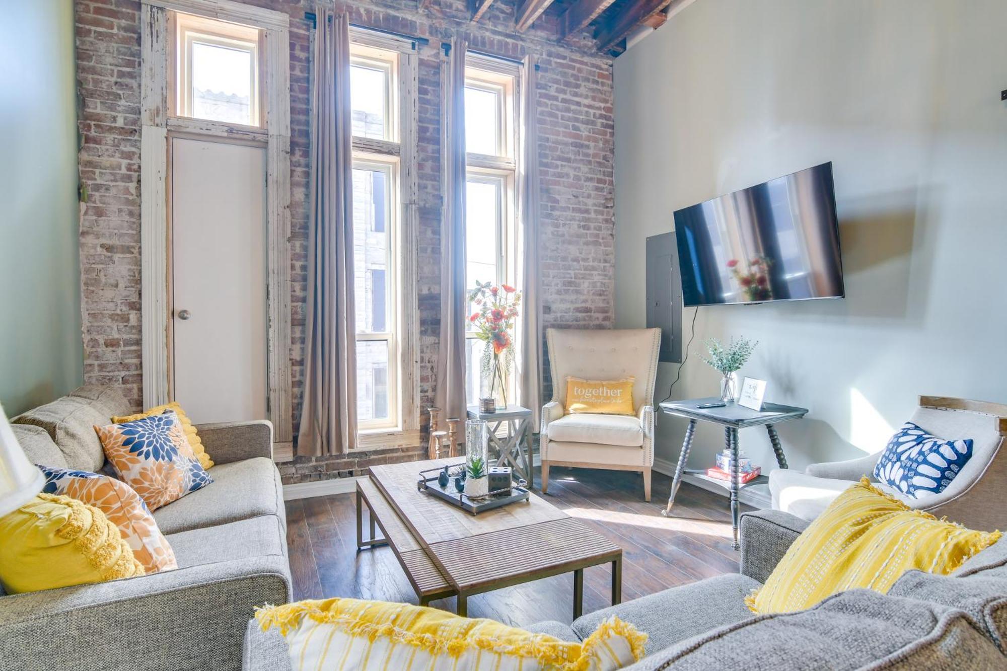 Dtwn Loft In The Heart Of Monett Pets Welcome! Bagian luar foto